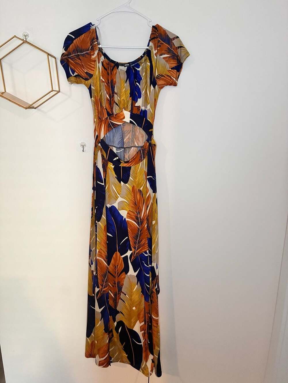 Fashion Nova Tropical Leaf Print Short Sleeve Cut Out Maxi Dress